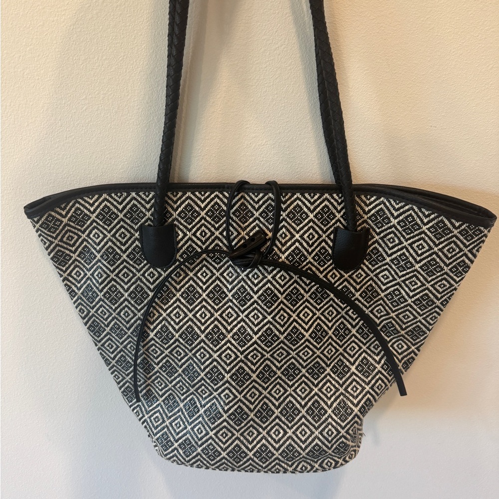 Vintage Neiman Marcus Black White Straw Tote Bag